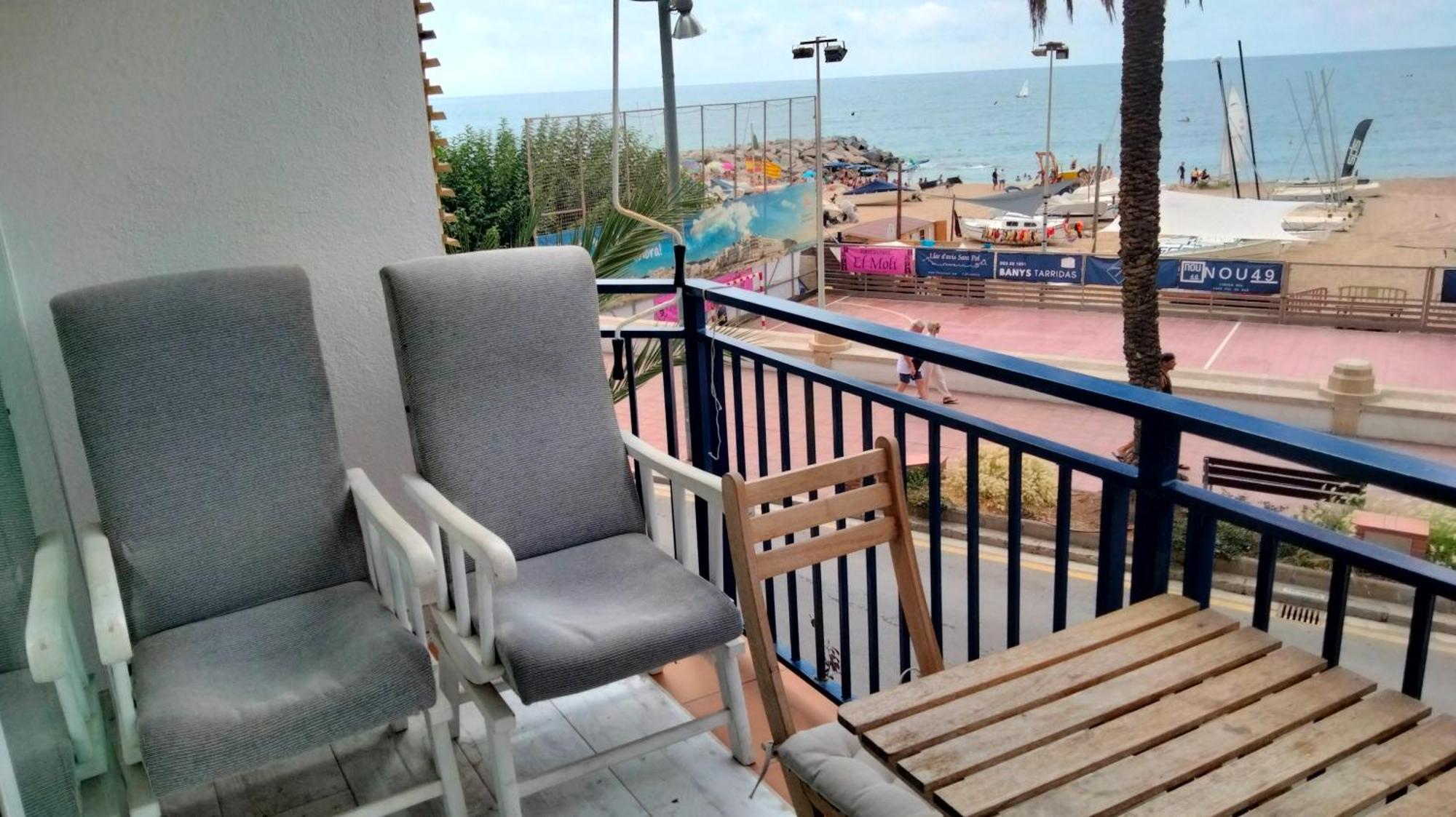 Beachfront Apartment With Private Parking ซานโปลเดมาร์ ภายนอก รูปภาพ