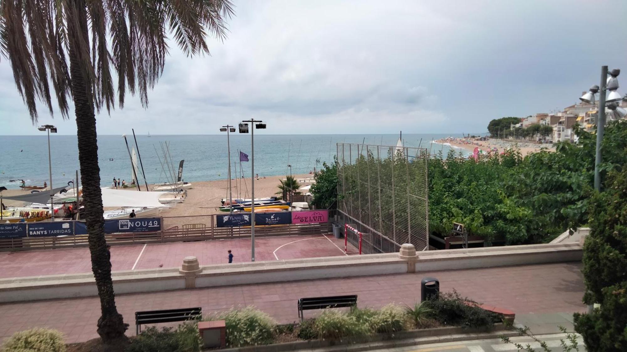 Beachfront Apartment With Private Parking ซานโปลเดมาร์ ภายนอก รูปภาพ